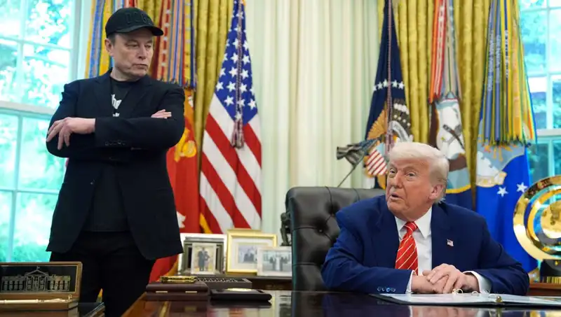 Trump’a Anket Darbesi! Cumhuriyetçi Seçmenler Musk’ın Partisini Tercih Ediyor