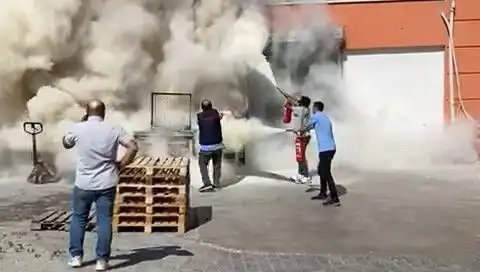 Anadolu'daki Büyük AVM'de Korkutan Yangın Paniği!