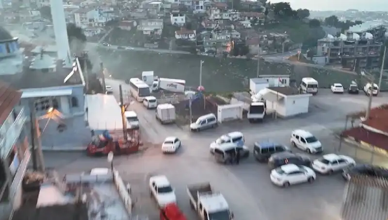 İzmir'de Dev Şok: 99 Operasyonla 133 Kişi Gözaltına Alındı!