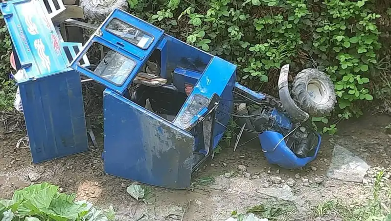 Pat Pat Kontrolden Çıktı, Dereye Devrildi: Yaralılar Hastaneye Kaldırıldı
