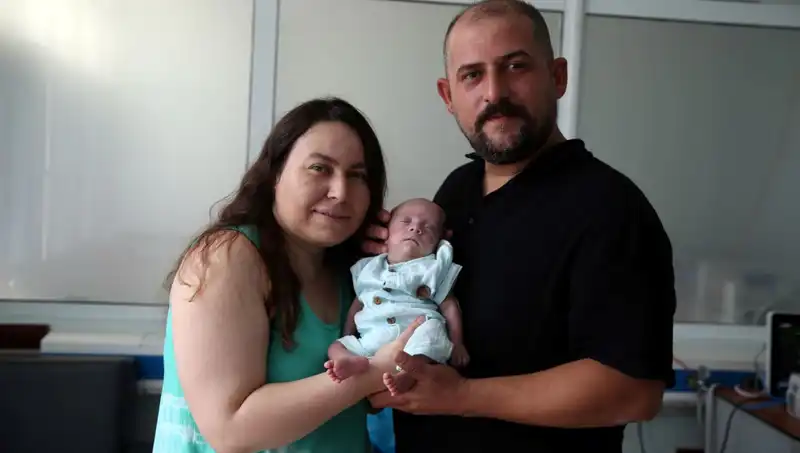 800 Gram Doğdu, 4 Ay Yoğun Bakımda Kaldı: Bebeğin Hayat Mucizesi