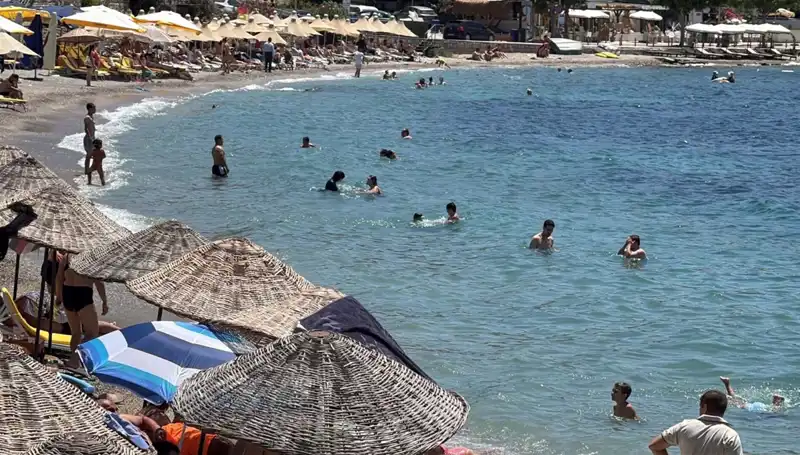 Hava Sıcaklıkları Zirveye Ulaşınca, Plajlar Kameralara Dolmaya Başladı