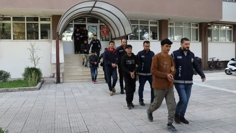 Edirne ve Kırklareli'nde Kaçak Göçmenlere Yönelik Kapsamlı Operasyon Gerçekleşti