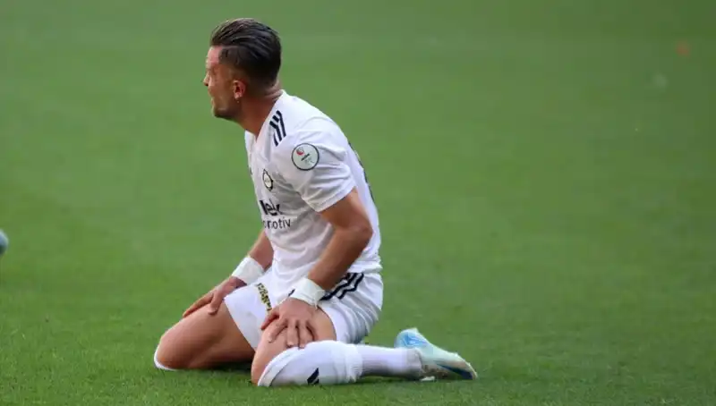 Futbol Kulüplerinin Karşılaştığı Zorlu Süreç: İcralık Olup Puan Silme Cezası!