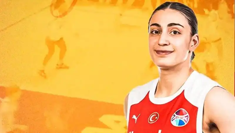 Galatasaray, Takımın Geleceğini Güvence Altına Aldı: Üç Oyuncuyla Sözleşme Yeniledi