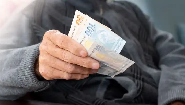 Emekli İkramiyesi 4 Bin TL Oluyor: Genel Kurul'da Tarihi Teklif!