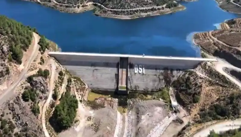 Çeşme'de Uzun Süren Su Kesintisi Sonunda Sona Eriyor!
