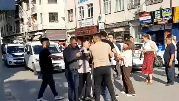 Trafikte Darp Edilen Gazinin Yaşadığı O Anlar Güvenlik Kamerasında