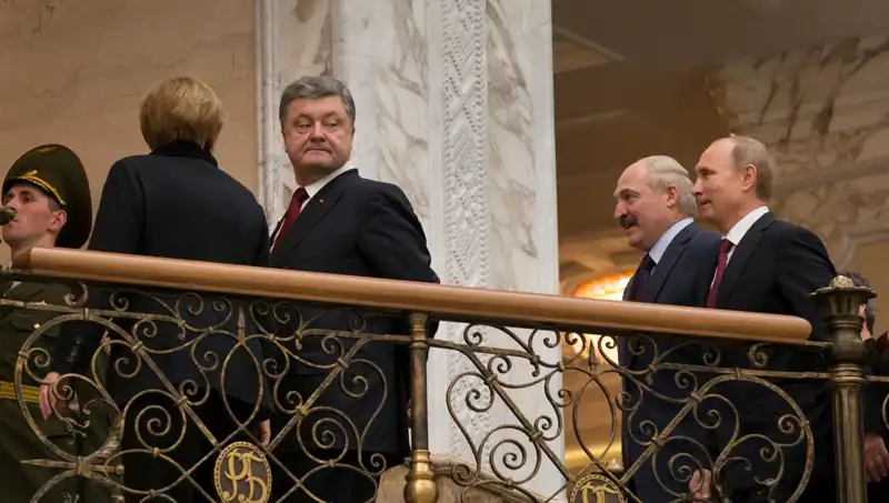 Ukrayna Devlet Başkanı Zelenski, Selefi Poroshenko’dan Sert Eleştirilerle Karşılaşacak mı?