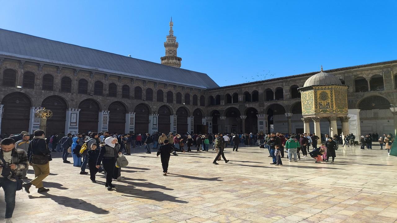 Emevi Camii imamı: Erdoğanın yardım elini hepimiz gördük