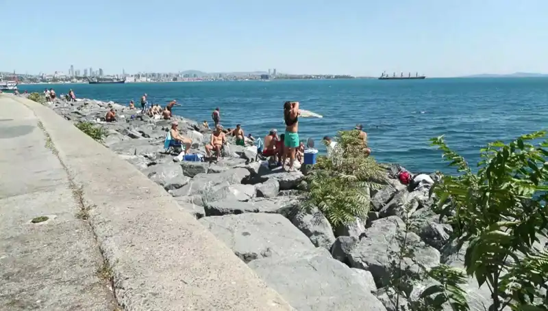 İstanbul’un Güneşli Günleri: Sahildeki Kalabalıkların Geri Dönüşü