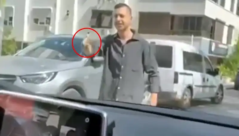 Trafikte Kadınlara Silah Doğrultan Sürücü Hakkında Şok Edici Gelişmeler!