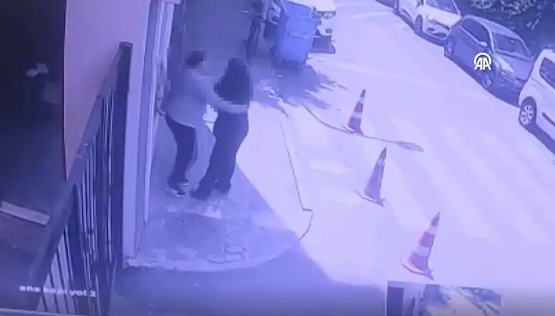 İstanbul'da Lise Tuvaletinde Yasaklı İlaçlar ve Şok Olay