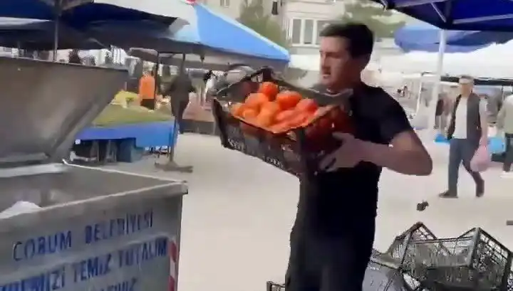 Domatesleri Çöpe Döken Pazarcıya Rekor Tutarında Ceza Kesildi!