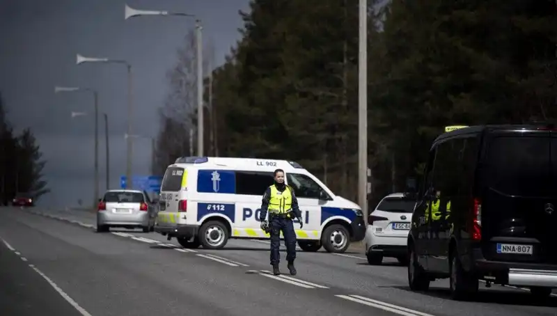 Finlandiya'da Okulda Bıçaklı Saldırı: Detaylar Ortaya Çıkıyor!