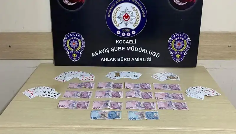 Kocaeli'de Kahvehanelere Yapılan Kumar Baskınlarında 50'den Fazla Gözaltı