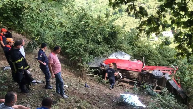 Fındık İşçilerini Taşıyan Araç Şarampole Yuvarlandı: Feci Kaza Sonrası Bilançolar Ağır