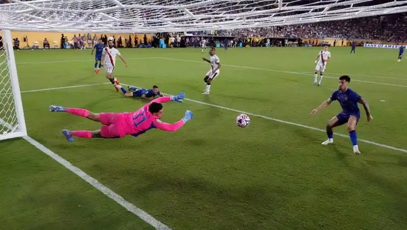 Ederson, Galatasaray’ın Kalesine Mi Geçiyor? Transferde Son Gelişmeler