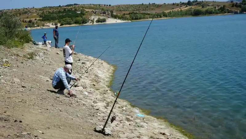 Su Kenarındaki Korkunç Patlama: Baraja Akın Edenlerin Sebebi Tüyler Ürpertici