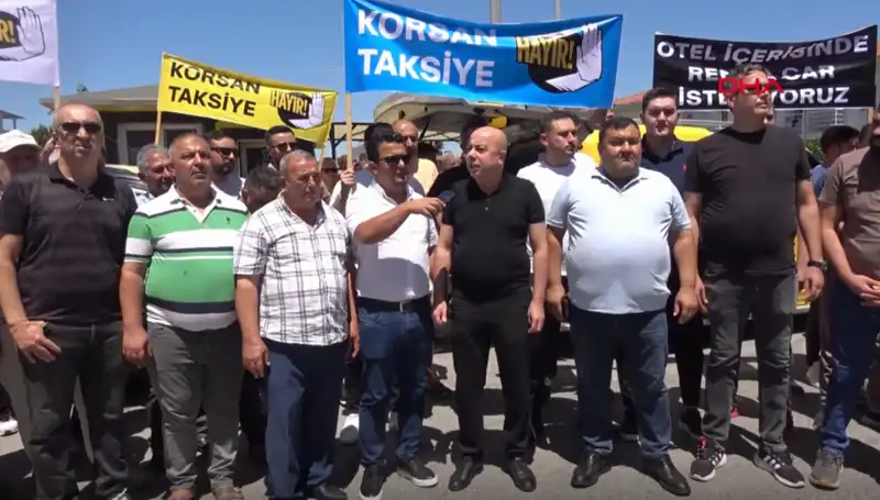 Belek'te Taksiciler Geçici Olarak Kontak Kapatma Eylemi Gerçekleştirdi