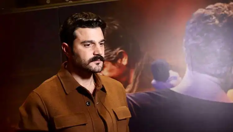 Murat Göğebakan: Kalbim Yaralı Dizisinde Ünlü İsimler Hangi Rollerde?