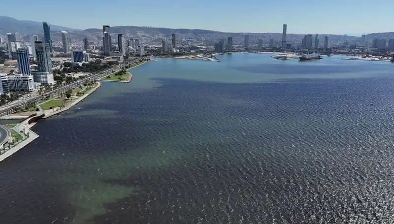 İzmir Körfezi'ndeki Kötü Koku Alarmı: Son İki Günde Etkisi Artıyor!
