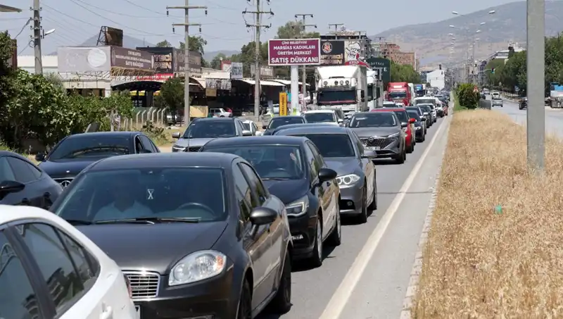 Aydın ve Muğla Arasında Yüzlerce Araç Kuyruğu: Nedenleri ve Etkileri!