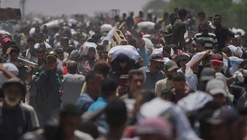 İsrail Saldırıları: 798 Filistinli Hayatını Kaybetti, Yardımlar Bekleniyor!