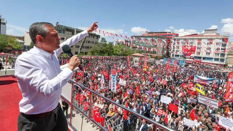 Özgür Özel'den Önemli Açıklamalar: Silah Bırakma Çağrısına Destek