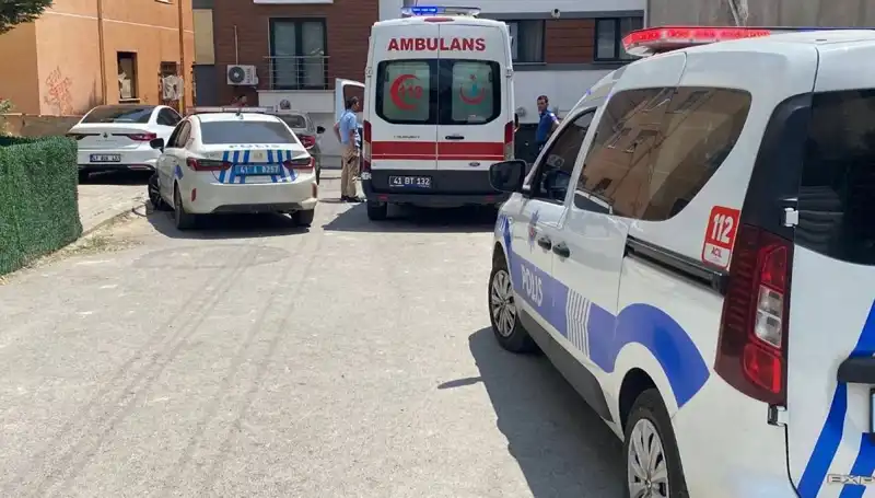 Kardeşler Arasında Bıçaklı Kavga: Bir Polis de Yaralandı