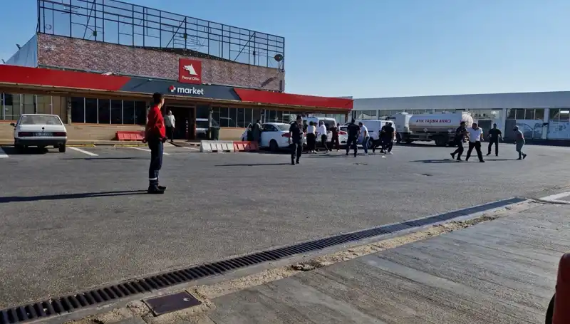 İki Aile Arasındaki Omuz Atma Kavgası Akaryakıt İstasyonunu Savaş Alanına Çevirdi