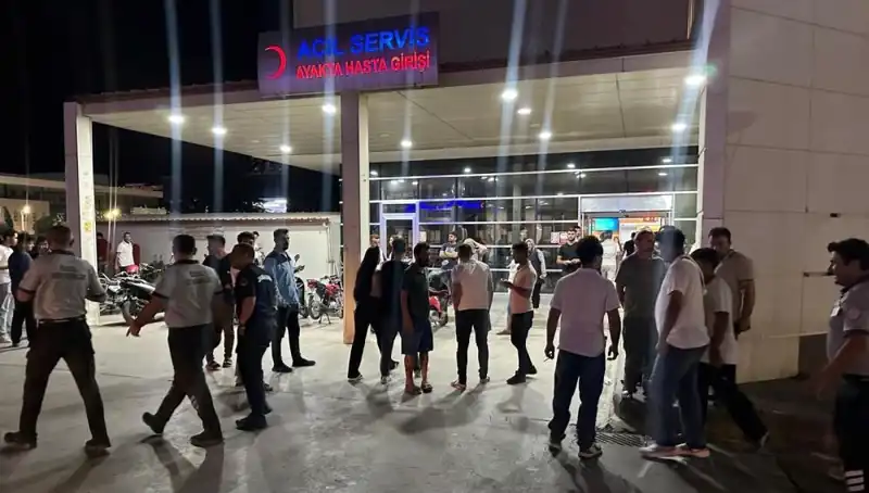 Acil Servis Önünde Skandal: Tekme Tokat Kavga Gözler Önünde Yaşandı!