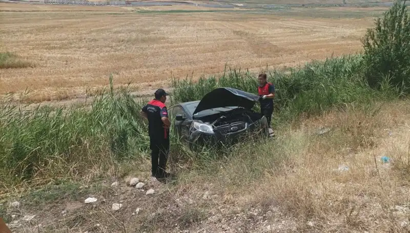 Şarampole Uçan Otomobildeki 2 Kişi Yaralandı: Kaza Anının Detayları