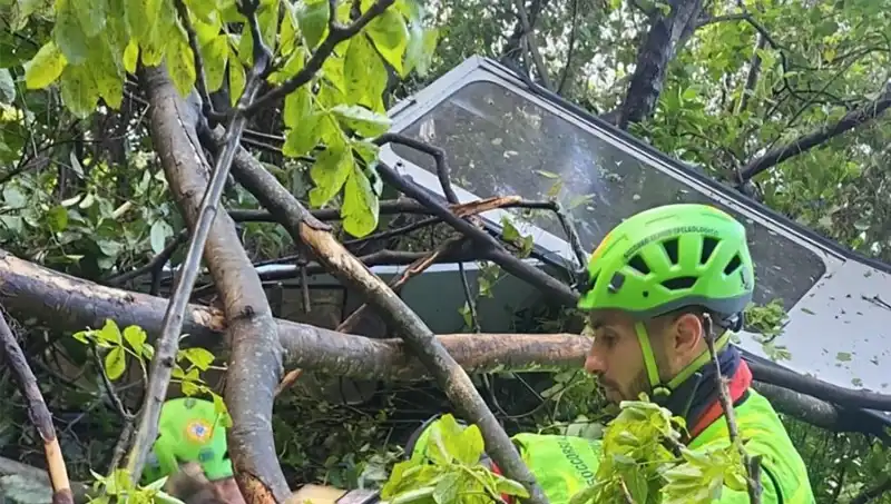 İtalya'da Teleferik Faciası: Halat Kopması Sonucu Dört Can Kaybı