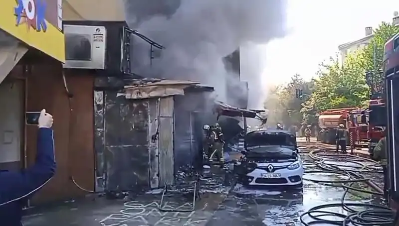Ümraniye'de Hediyelik Eşya Dükkanında Korkutan Yangın: Detaylar Here!