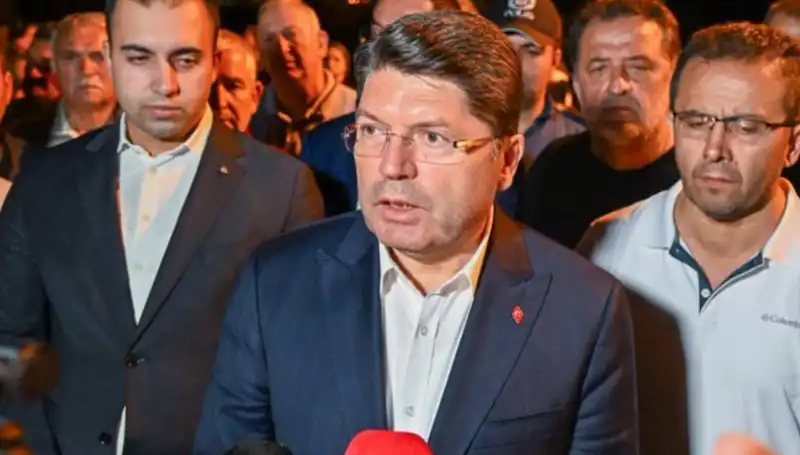 Bursa Orman Yangınında FETÖ Bağlantıları Ortaya Çıktı: Bakan Tunç Açıklama Yaptı