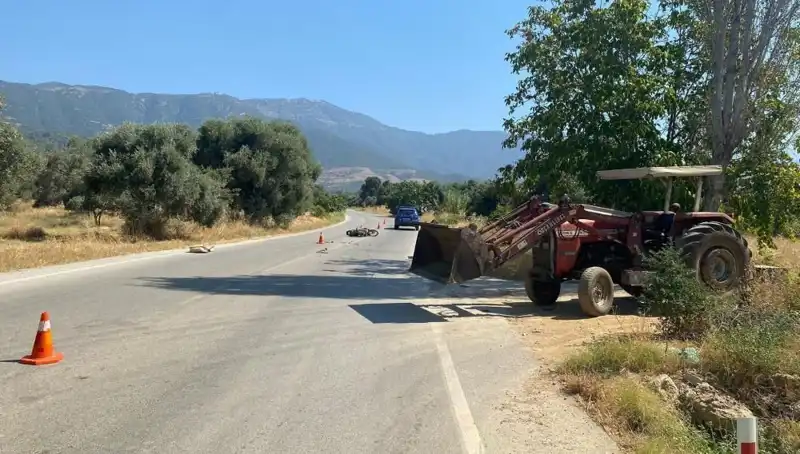 İzmir'de Motosiklet Kazası: Sürücü Hayati Tehlike ile Hastaneye Kaldırıldı