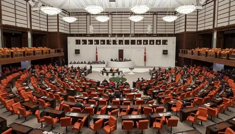Meclis'te Gıda Zehirlenmesi İddialarına Yanıt: Hasan Turan'dan Açıklama