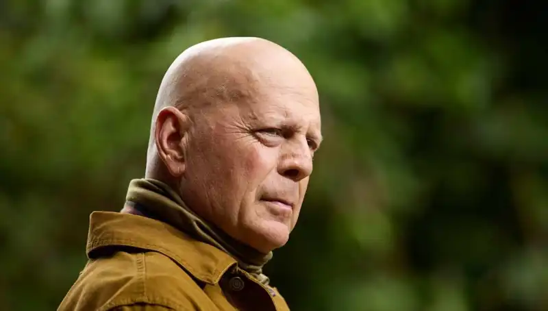 Ünlü Oyuncu Bruce Willis’in Afazi Hastalığı: Belirtileri ve Etkileri