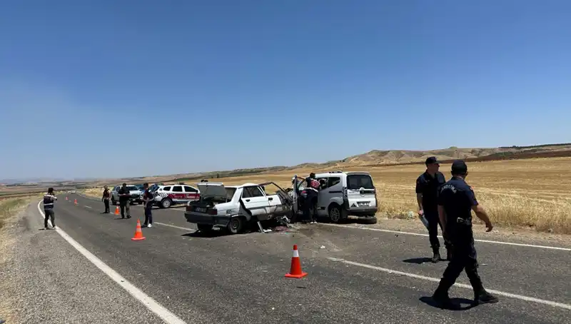 Adıyaman'da Feci Trafik Kazası: 4 Kişi Hayatını Kaybetti!