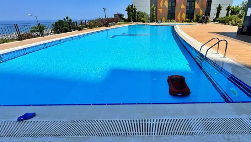 Samsun'da 4 Yaşındaki Çocuk Akülü Arabasıyla Havuzda Feci Kaza Yaşadı