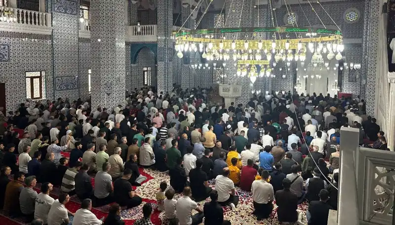 Iğdır’da İlk Bayram Namazı Coşkuyla Kılındı: Duygular Zirveye Ulaştı!