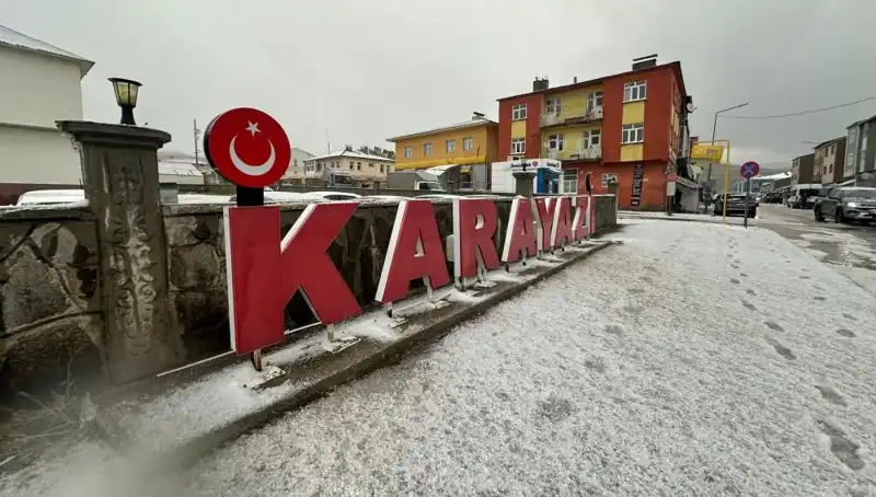 Temmuzda Beklenmedik Kar Yağışı: Sürücüler Zor Anlar Yaşadı