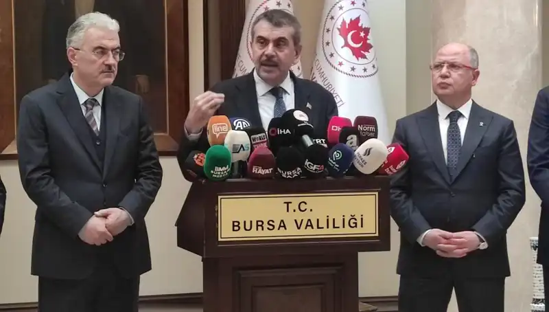 Bakan Tekin, Protesto Eden Çalışanlara Dikkat Çekici Yaptırım Uyarısı Yaptı