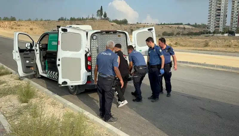Yol Kenarında Şok Edici Ceset Bulundu: Olayın Ardında Ne Var?