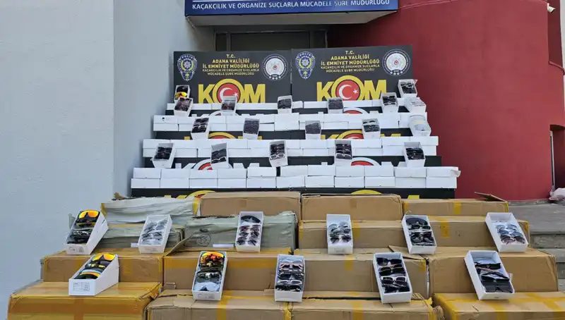 Adana'da Kaçak Güneş Gözlükleri Operasyonunda 12 Bin Ürün Ele Geçirildi