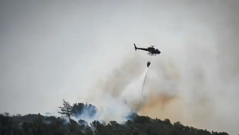 Fransa'da Yangın Tehlikesi: Marsilya Havalimanı Kapatıldı
