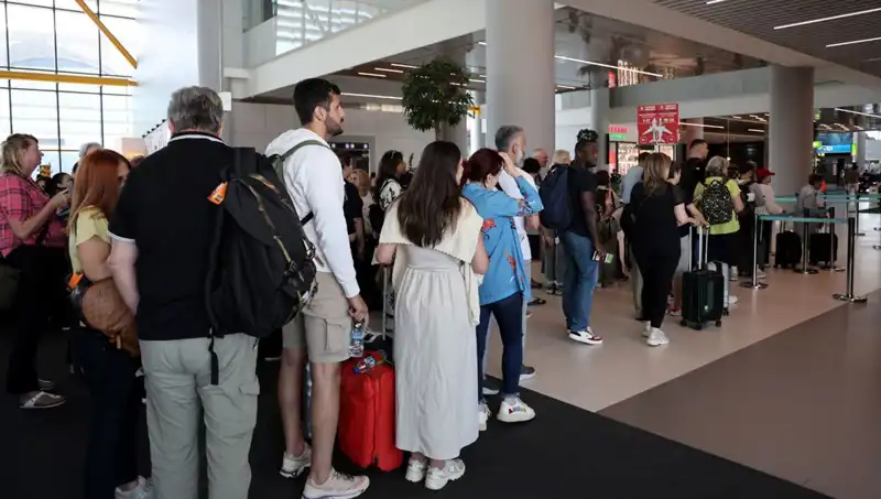 İstanbul Havalimanı'nda Bayram Yoğunluğu: 1.642 Uçuş Gerçekleştirilecek
