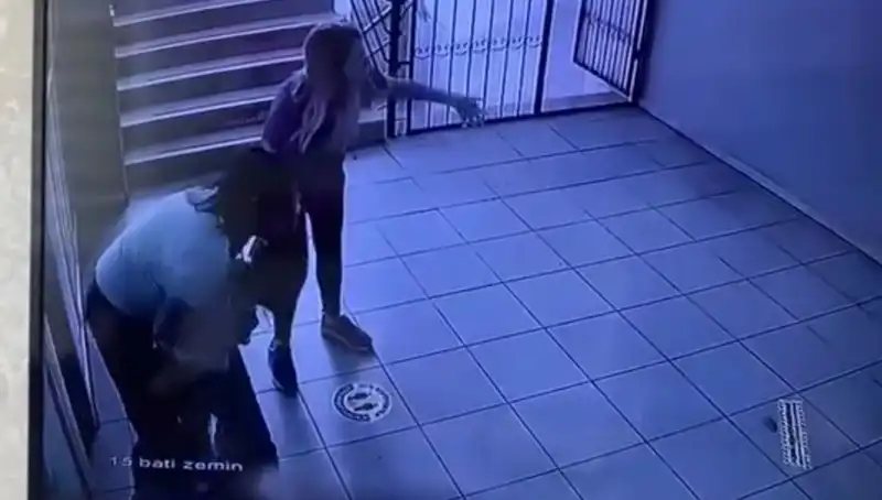 Öğretmenin Uyguladığı Heimlich Manevrası, Öğrencinin Hayatını Kurtardı