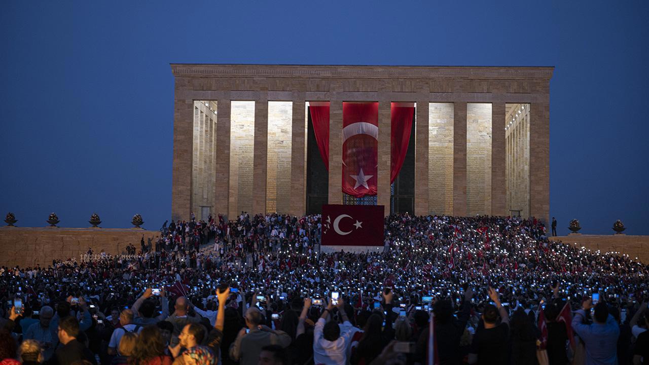 Anıtkabir’e yoğun ilgi